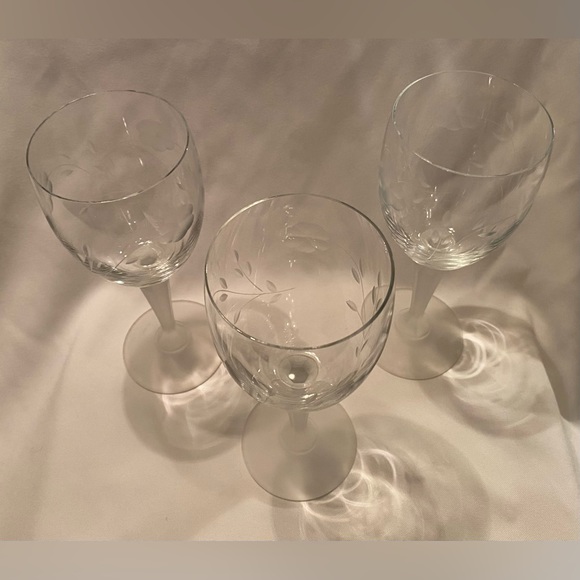 Vintage Floral Etched Glasses with Frosted Stems Set of 3 - Picture 7 of 12
